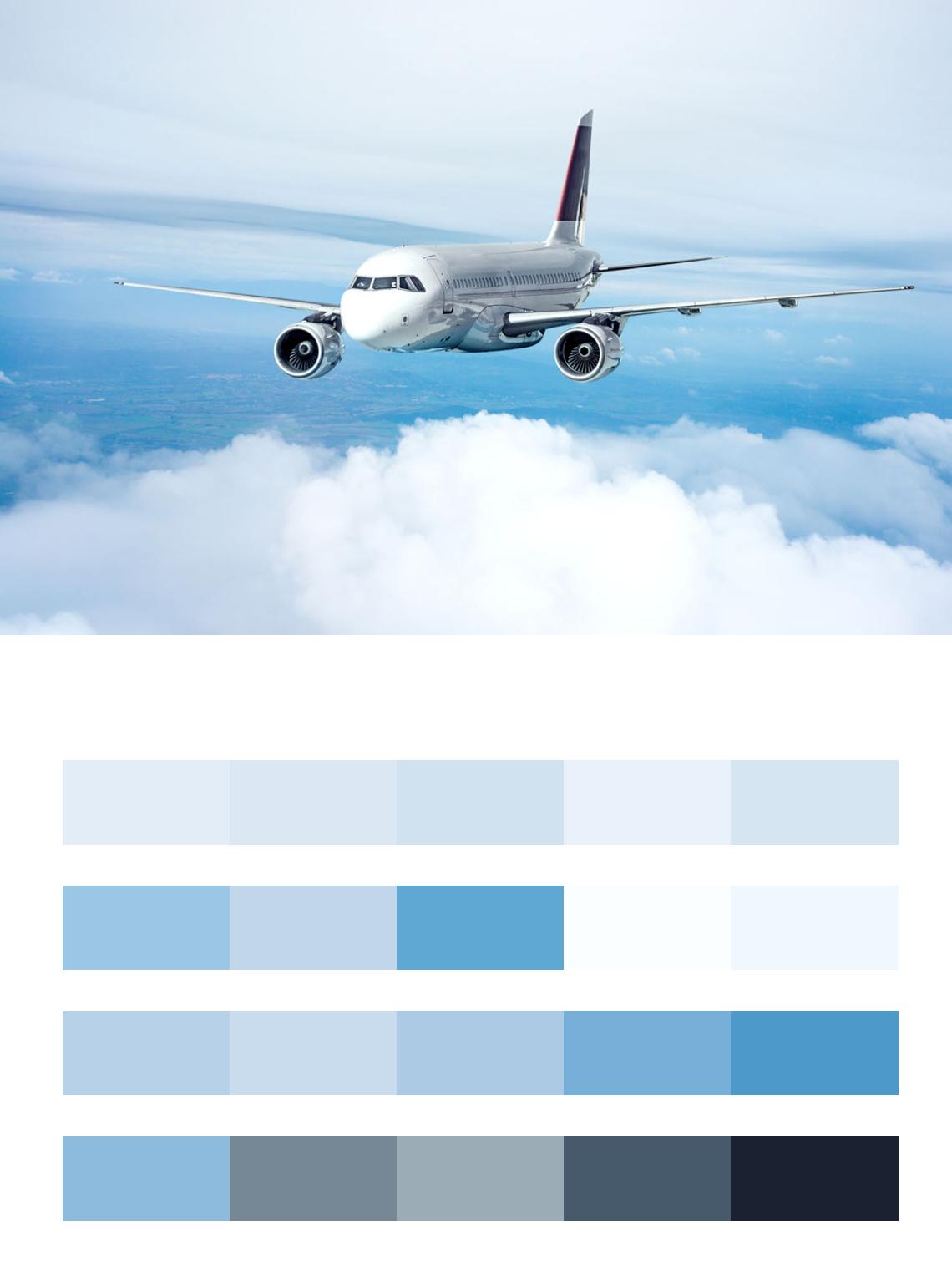 Самолет над облаками цвета